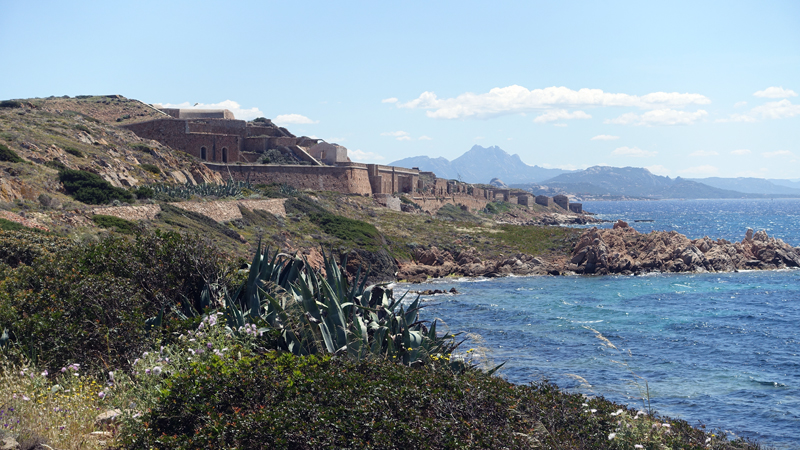 2016-05-03_142042 sardinien-2016.jpg - Isola Carprera - Batterie di Punta Rossa